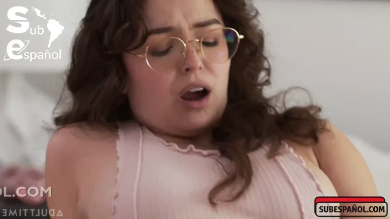 me cogi a mi cuñada cuando la vi masturbarse con mi foto – Leana Lovings