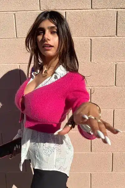Feliz cumpleaños te desea Mia Khalifa