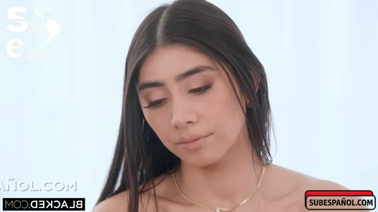 Belleza curvilínea se llena de semen en su vagina – Violet Myers